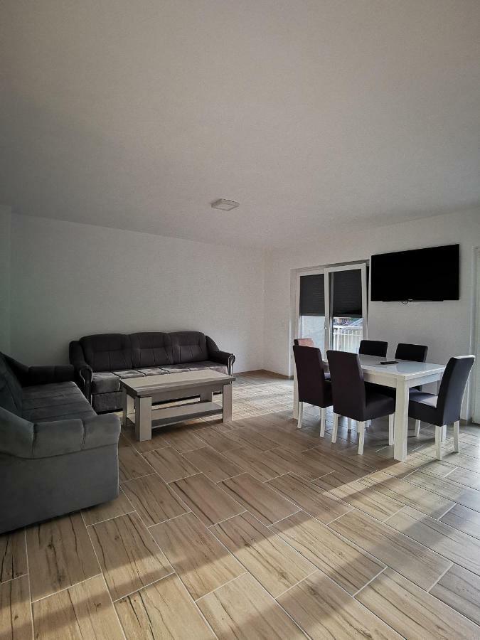 יאיצי Apartmani Anamaria מראה חיצוני תמונה