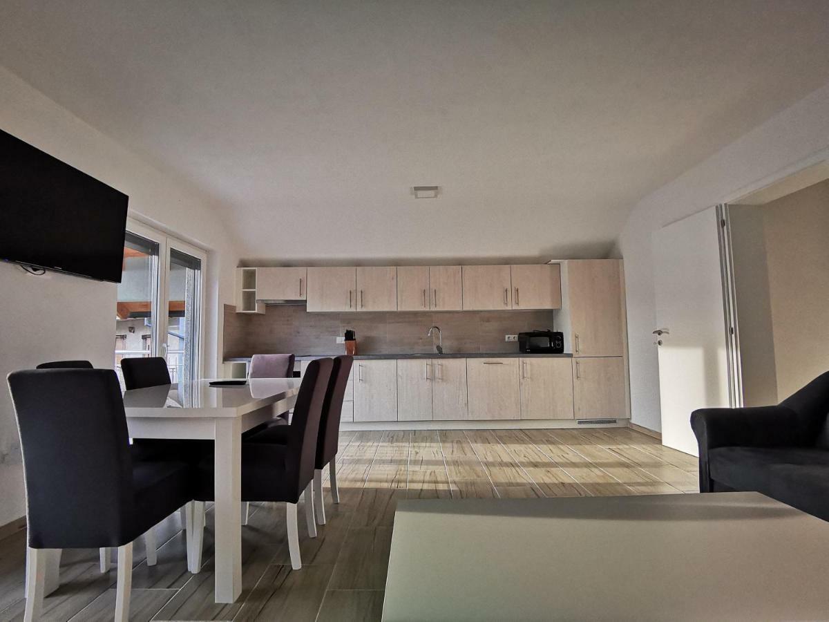 יאיצי Apartmani Anamaria מראה חיצוני תמונה